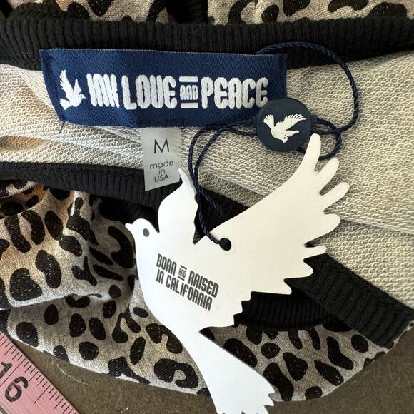 Ink Love and Peace Black White Leopard Cold Shoulder Tops NWT Size Medium - Picture 8 of 8